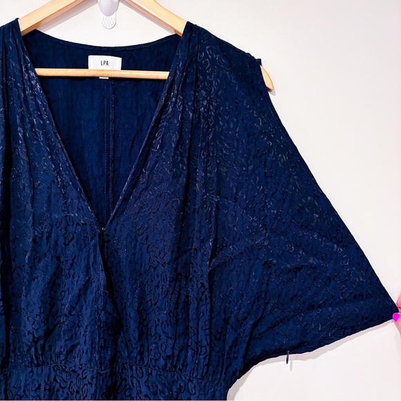 LPA – Navy animal print wide-leg jumpsuit | Textured sleeveless one-piece * - Picture 2 of 5